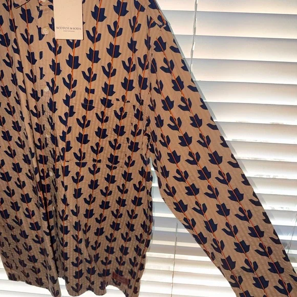 Scotch and Soda Men’s Printed Button-Up Shirt in Beige with Navy Motif - Picture 3 of 5